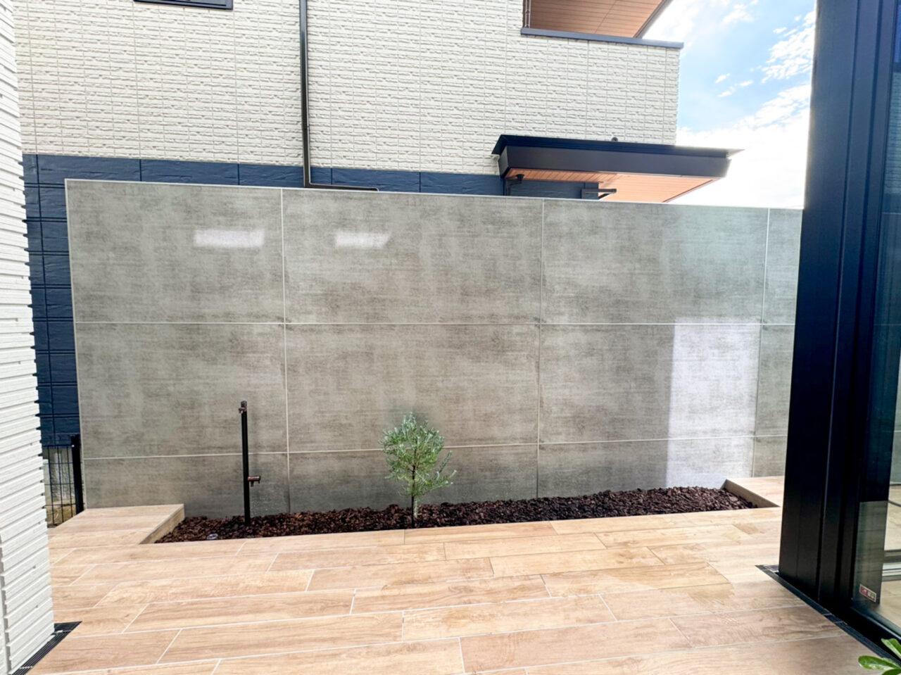 絵画「プライベートガーデン」